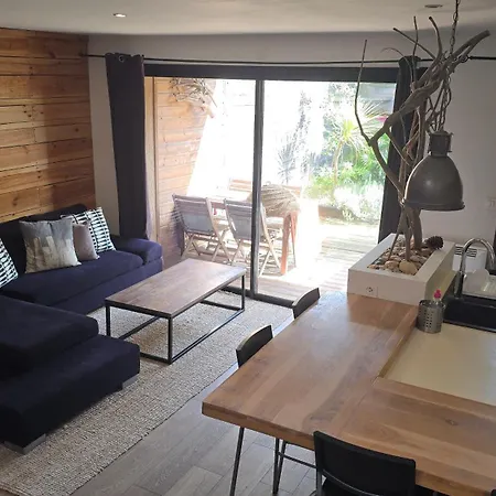 Holiday home Maison Avec 3 A 5min De La Sud